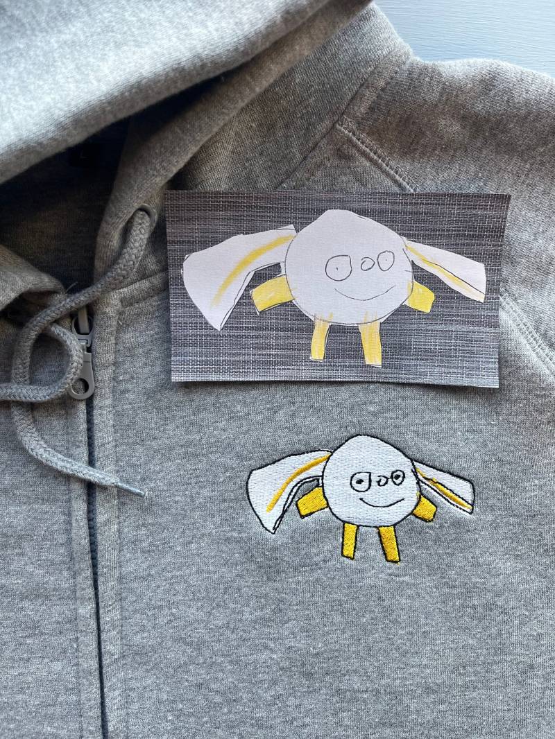 Zip Hoodies Unisex Mit Kinderkunst Bestickt von getmeKoeln