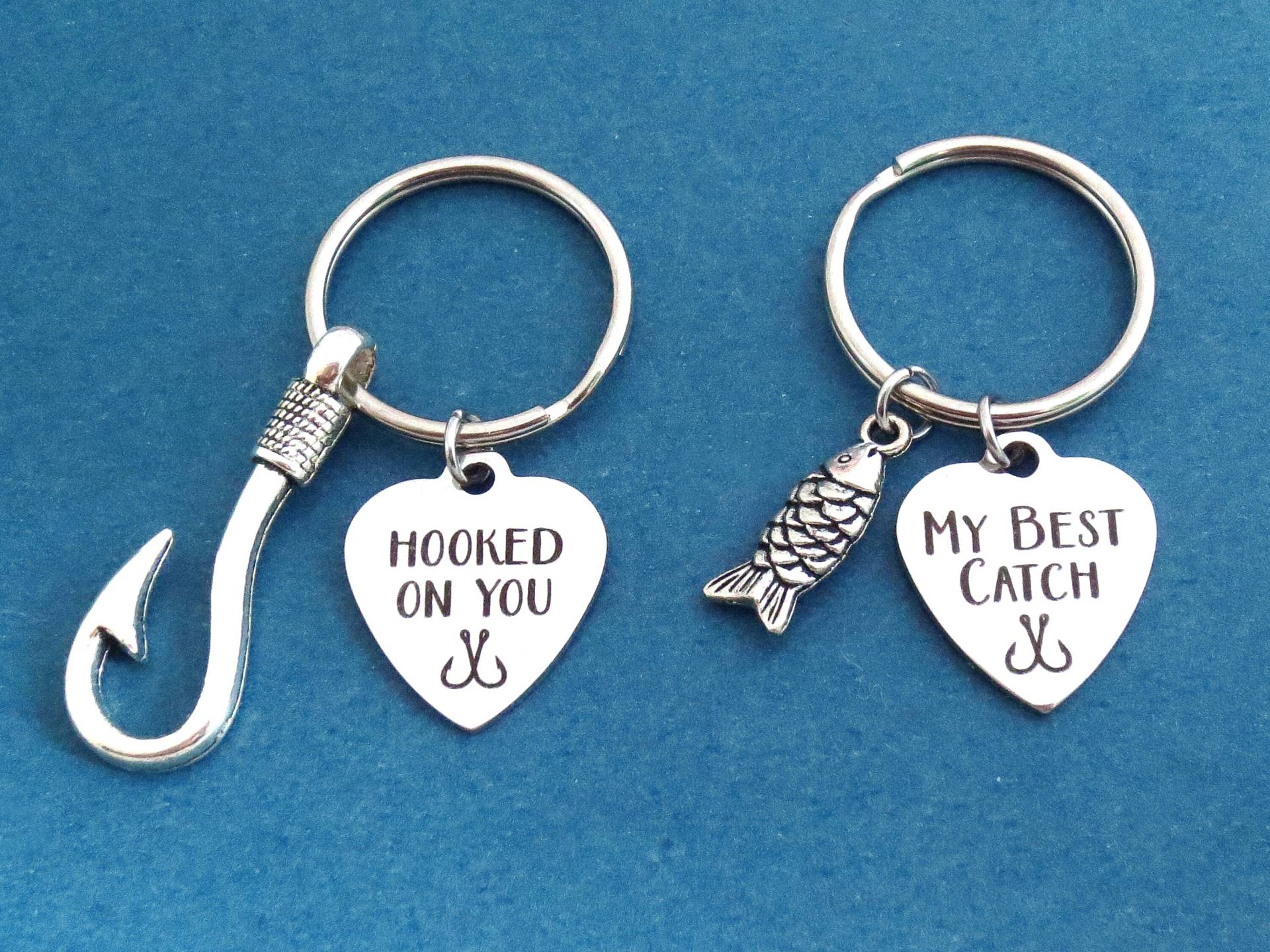 2 Sets, Angehängt An Dich, Mein Bester Fang, Fisch, Haken, Herz, Schlüsselring, Combo, Schlüsselanhänger, Geburtstag, Liebhaber, Bester Freund 2 Sets, Angehängt An Dich, Mein Bester Fang, Fisch, Haken, Herz, Schlüsselring, Combo, Schlüsselanhänger, Geburtstag, Liebhaber, Bester Freund von giftkeyringshop