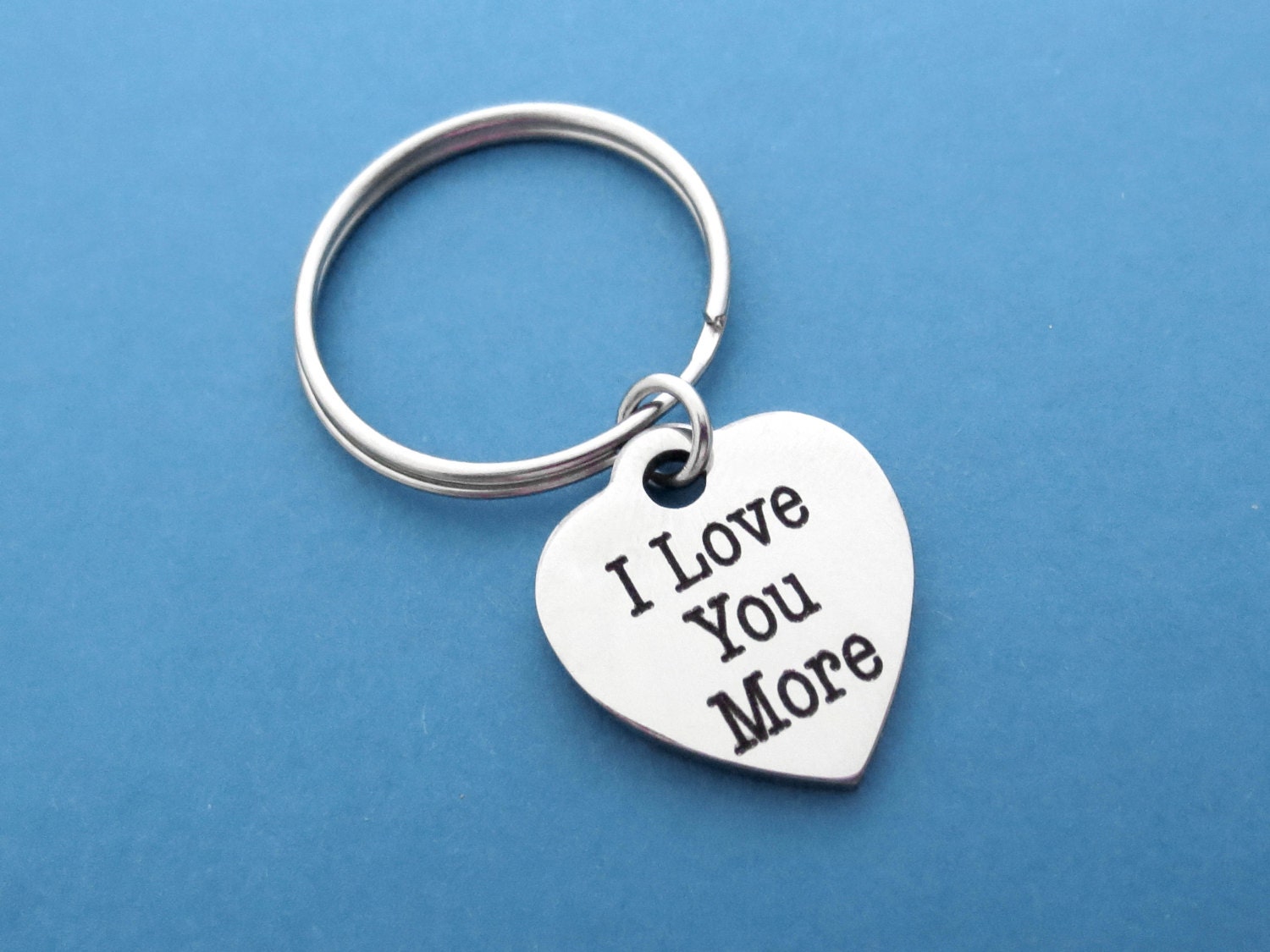 I Love You More, Herz, Silber, Schlüsselanhänger, Liebe, Schlüsselring, Geburtstag, Liebhaber, Beste Freunde, Mutter, Schwester, Geschenk I Love You More, Herz, Silber, Schlüsselanhänger, Liebe, Schlüsselring, Geburtstag, Liebhaber, Beste Freunde, Mutter, Schwester, Geschenk von giftkeyringshop
