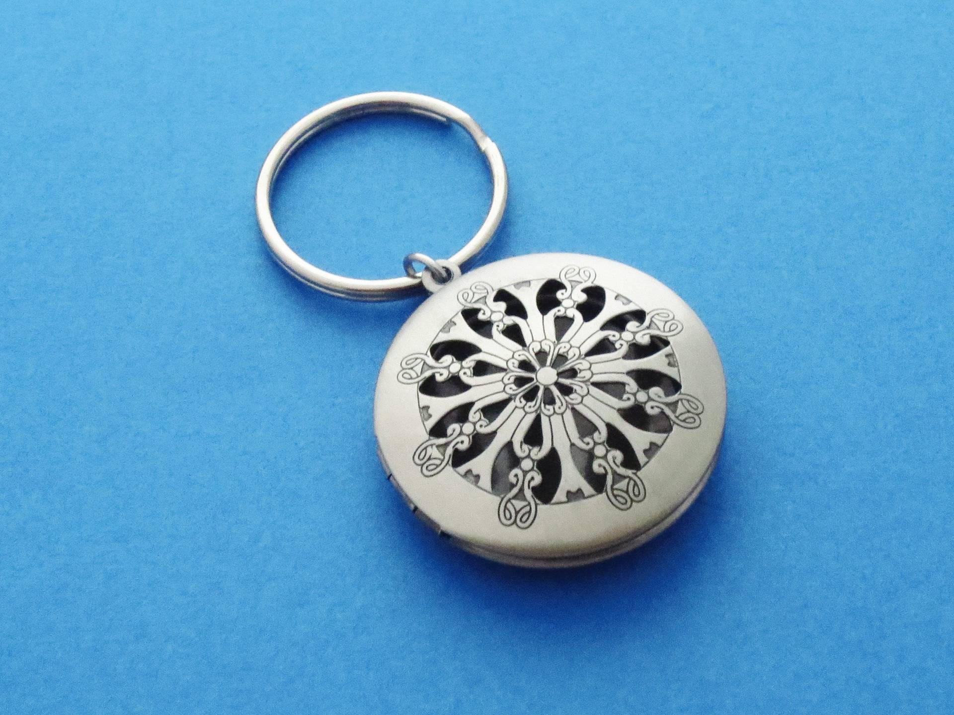 Locket Schlüsselanhänger, Medaillon, Foto, Locket, Geburtstag, Beste Freunde, Schwester, Geschenk, Schmuck, Accessoire Locket Schlüsselanhänger, Medaillon, Foto, Locket, Geburtstag, Beste Freunde, Schwester, Geschenk, Schmuck, Accessoire von giftkeyringshop