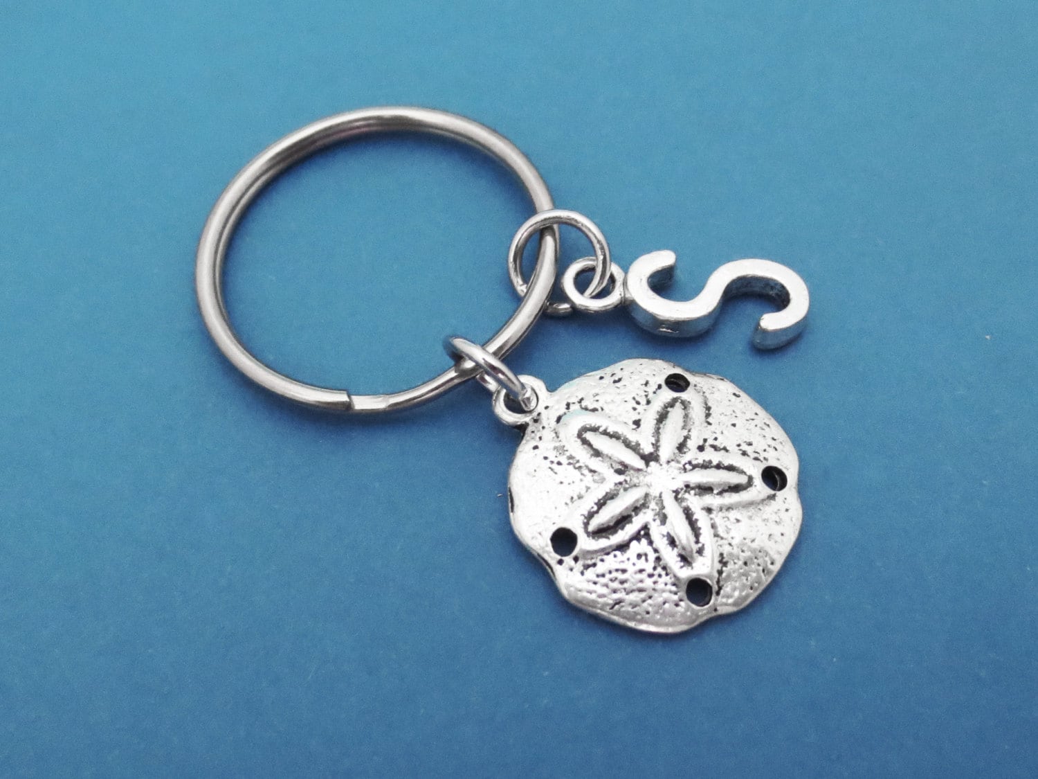 Personalisiert, Buchstabe, Initiale, Seestern, Schlüsselbund, Schlüsselring, Accessoire, Geschenk, Schmuck, Geburtstag, Beste Freunde, Mama, Geschenk Personalisiert, Buchstabe, Initiale, Seestern, Schlüsselbund, Schlüsselring, Accessoire, Geschenk, Schmuck, Geburtstag, Beste Freunde, Mama, Geschenk von giftkeyringshop