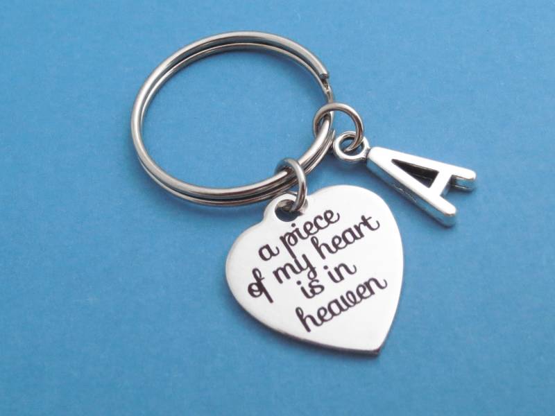 Personalisierter Schlüsselring, Ein Stück Meines Herzens Ist Im Himmel Schlüsselanhänger, Herz Keychian, Gedenkgeschenk, Geschenk Für Ihn, Sie von giftkeyringshop