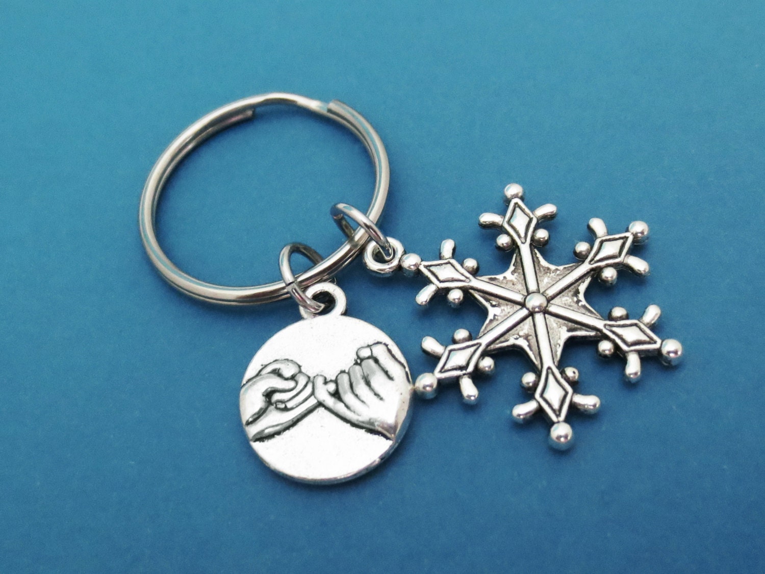 Pinky, Versprechen, Schneeflocke, Silber, Schlüsselanhänger, Gefroren, Schnee, Schlüsselring, Liebhaber, Beste Freunde, Geburtstag, Weihnachten Pinky, Versprechen, Schneeflocke, Silber, Schlüsselanhänger, Gefroren, Schnee, Schlüsselring, Liebhaber, Beste Freunde, Geburtstag, Weihnachten von giftkeyringshop