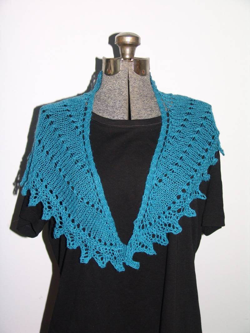 Türkisblaue Dreieckstuch Handgestrickt von ginaminda