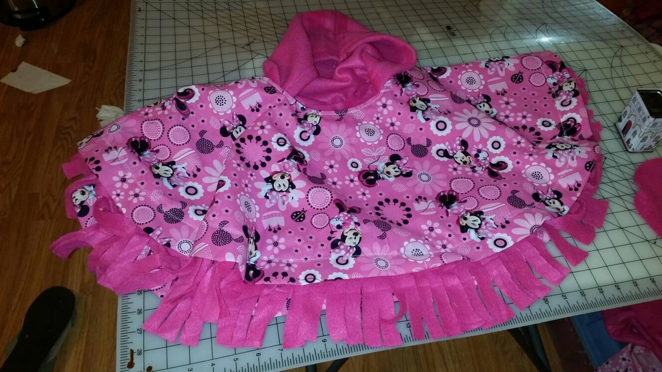 Kleinkind Poncho Auf Bestellung von ginnyshandicrafts