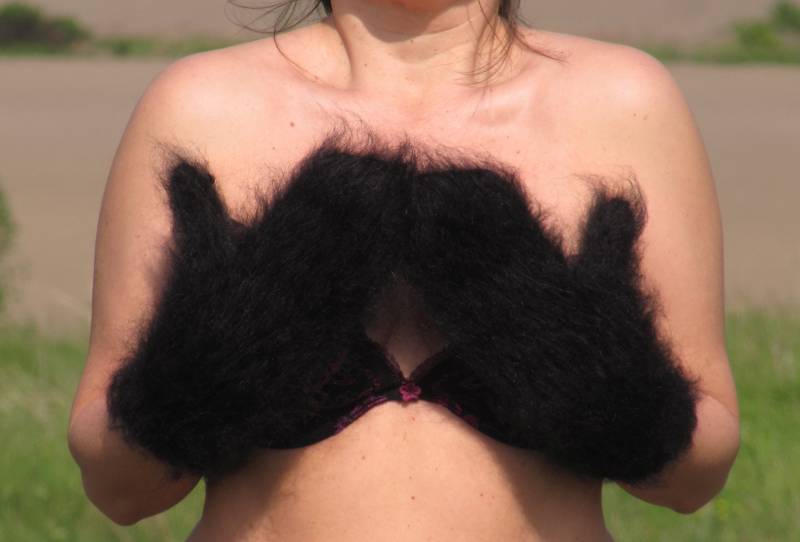 Fuzzy Mohair Handschuhe Schwarz Handgefertigte Warme Flauschige Handgestrickte Weiche Handwärmer von giorgioqualitat