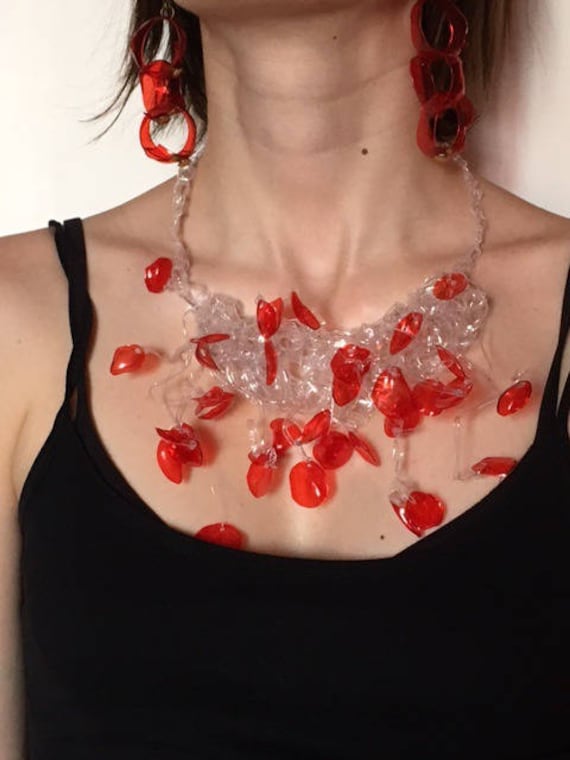 Gehäkeltes Halsband Aus Recyceltem Kunststoff Gehäkeltes Halsband Aus Recyceltem Kunststoff von giovannacargnelli