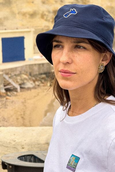 girafon bleu Bucket Hat mit gesticktem Logo - aus Bio-Baumwolle von girafon bleu