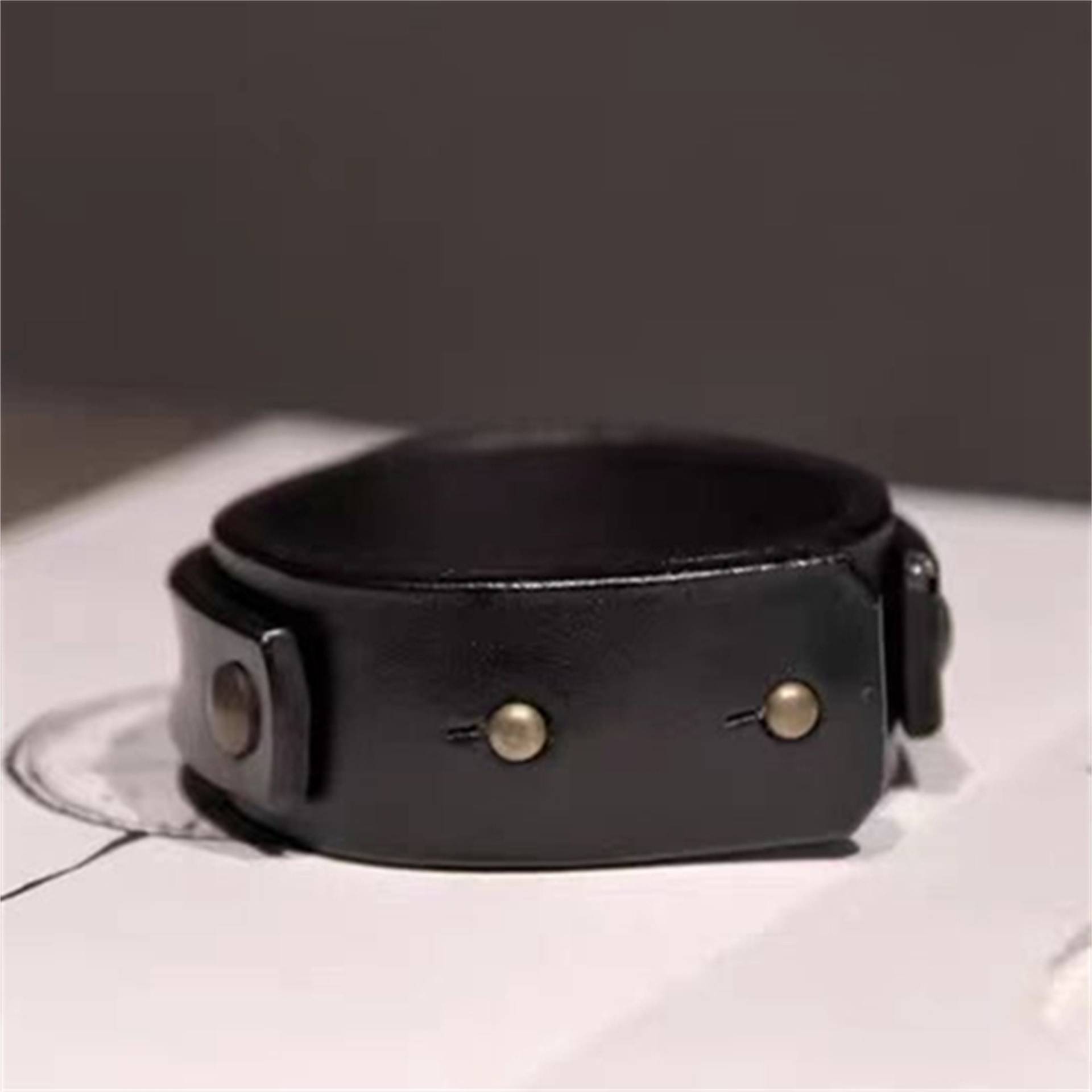 Artisan Elegance Handcrafted Leather Bracelet With A Touch Of Timeless Style Artisan Elegance Handcrafted Leather Bracelet With A Touch Of Timeless Style von giravpwddk
