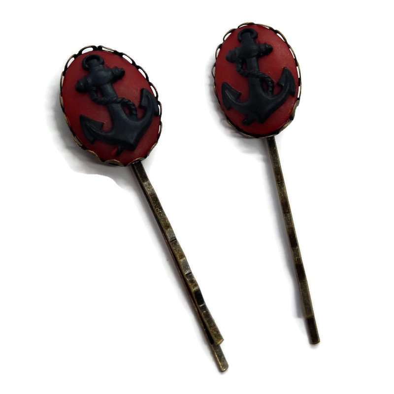 Roter Anker Bobby Pin 2Er Set Maritim Cameo Haarspangen Sailor Pins Rockabilly Haarnadeln Modeaccessoire Haarspange Clip Roter Anker Bobby Pin 2Er Set Maritim Cameo Haarspangen Sailor Pins Rockabilly Haarnadeln Modeaccessoire Haarspange Clip von glamasaurus