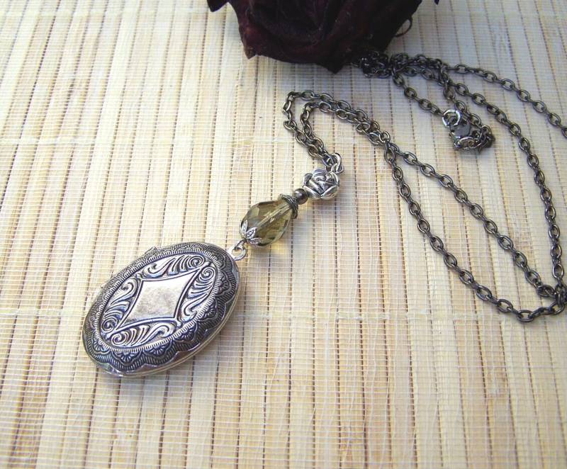 Herrlich Romantisch Medaillonkette Vintage Halsschmuck Jugendstil Geschenk Mid Century Frauen Foto Liebe Geburtstag Hochzeitstag Edwardisch von glanzundgeschmeide