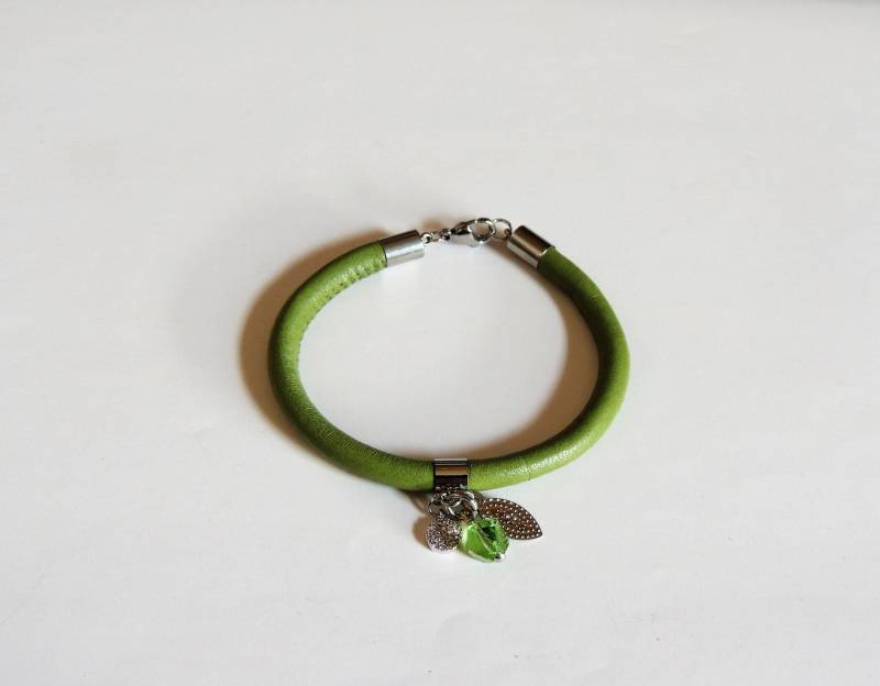 Lederarmband in Grün von glasschmuckdesign