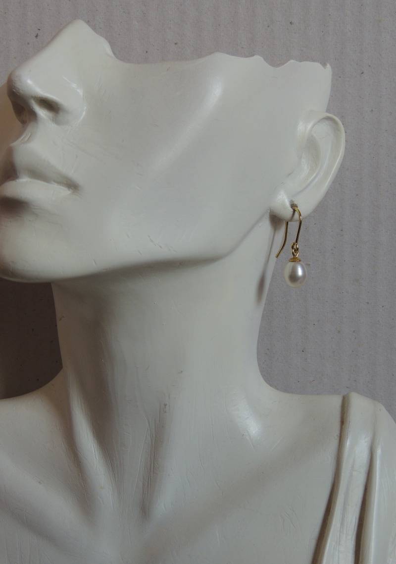 Ohrhänger Mit Süsswasserperle in Gold von glasschmuckdesign