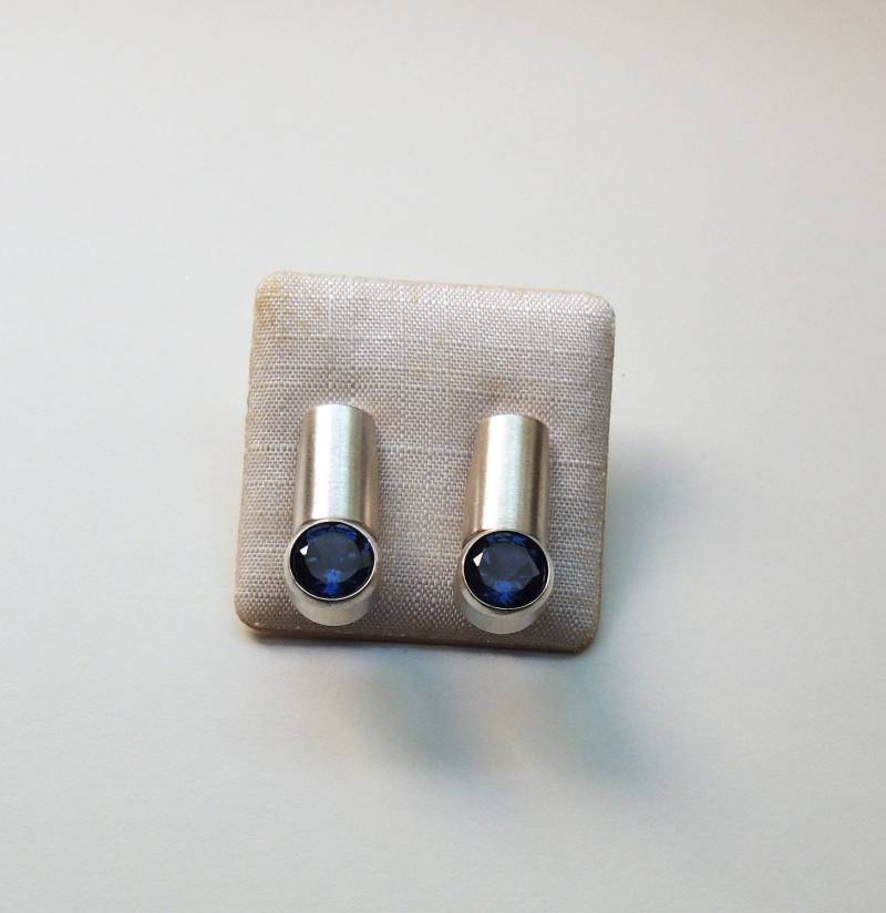 Ohrstecker Mit Blauem Spinel Ohrstecker Mit Blauem Spinel von glasschmuckdesign