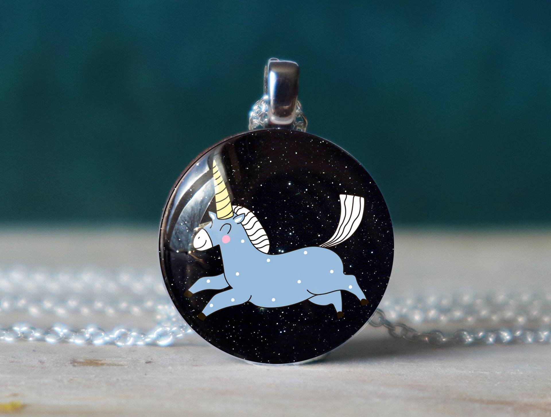 Einhorn Charm , Geschenk Halskette Schmuck Anhänger Party Gastgeschenke von glassory