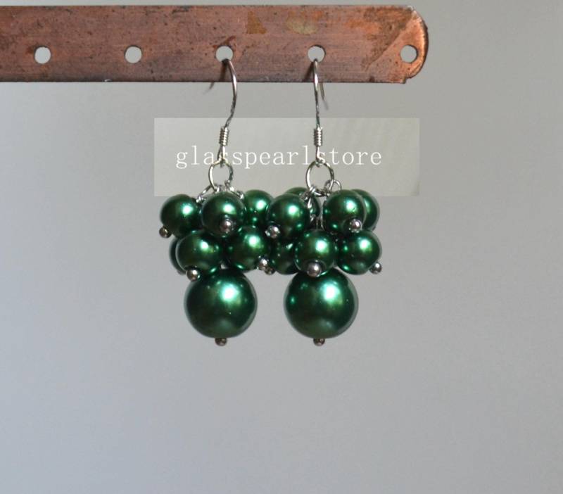 Dunkelgrüne Glasperlencluster Ohrringe, Sterling Silber Haken von glasspearlstore
