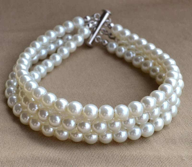 Triple Strang Perlenarmband, Brautschmuck, Brautjungfer Geschenk von glasspearlstore