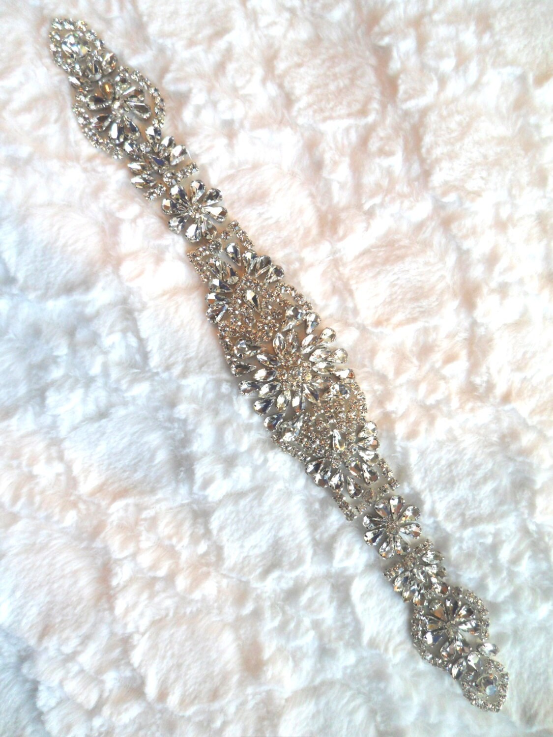 xr285 Kristall Strass Applikation Silber Einstellung Brautgürtel Patch Motiv 13"(xr285-Slcr Endlos Strass xr285 Kristall Strass Applikation Silber Einstellung Brautgürtel Patch Motiv 13"(xr285-Slcr Endlos Strass von gloryshouse