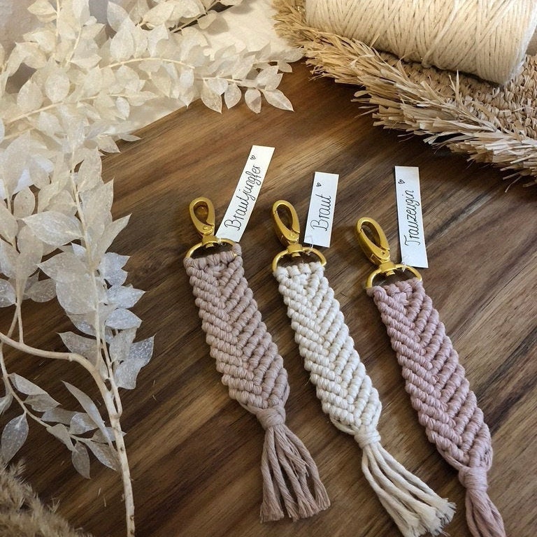 Set Makramee Schlüsselanhänger Blush Set Makramee Schlüsselanhänger Blush von glueckseligShop