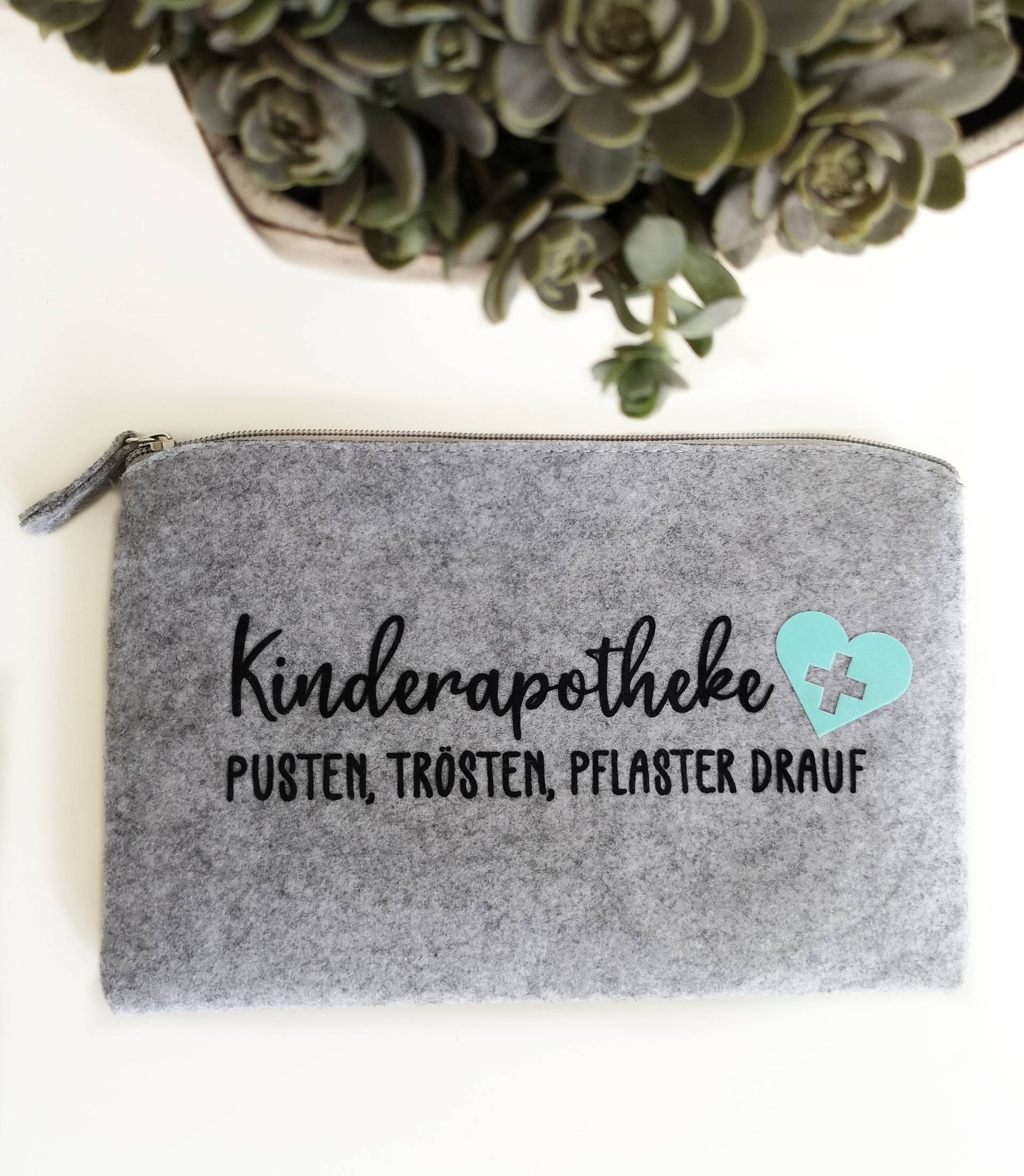 Tasche "Kinderapotheke" | Erste-Hilfe-Tasche Tasche "Kinderapotheke" | Erste-Hilfe-Tasche von gluecksmomenteDE