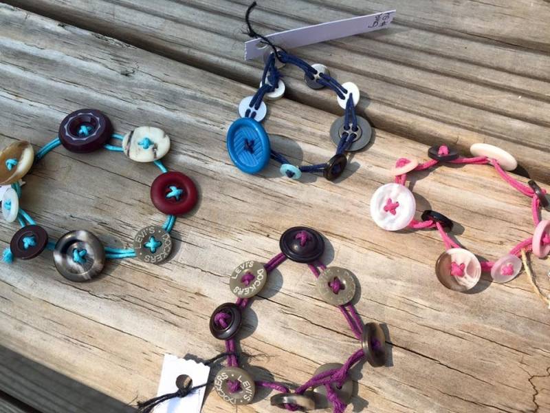 Knopfarmband Up-Cycled One Of A Kind Aus Farbiger Kordel Oder Hanfband Von Gmajanisew von gmajanisew1