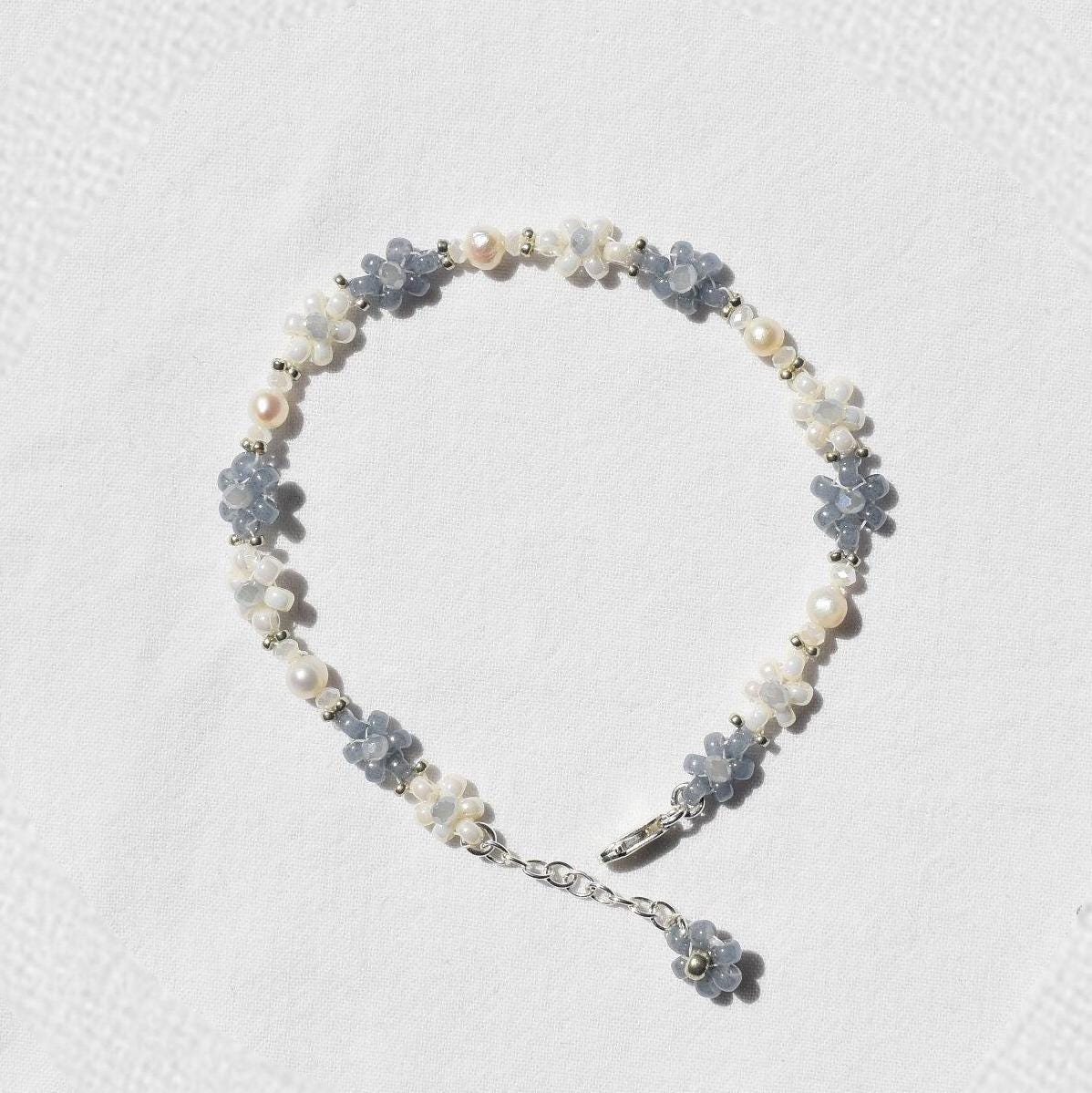 Handmade Flower Bracelet | Bead Freshwater Pearls & Beads Blue White Pastel Miyuki Cute von goldblumerl