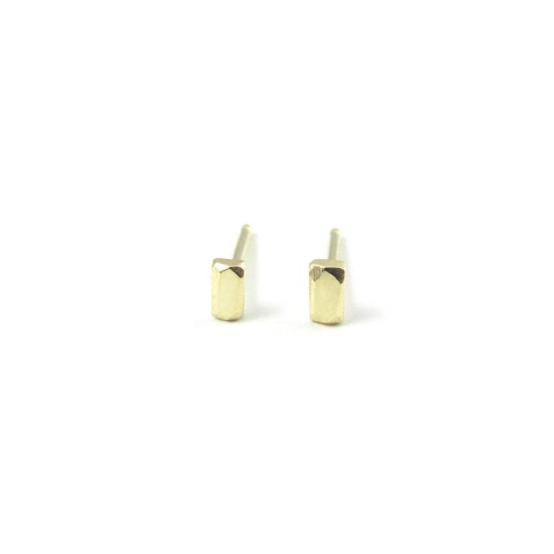 Facettierte Extra Kleine Rechteck Nugget Ohrringe/Handgemachte Kleine Ohrstecker in Sterling Silber Oder 14K Gold - Paar von goldeluxe