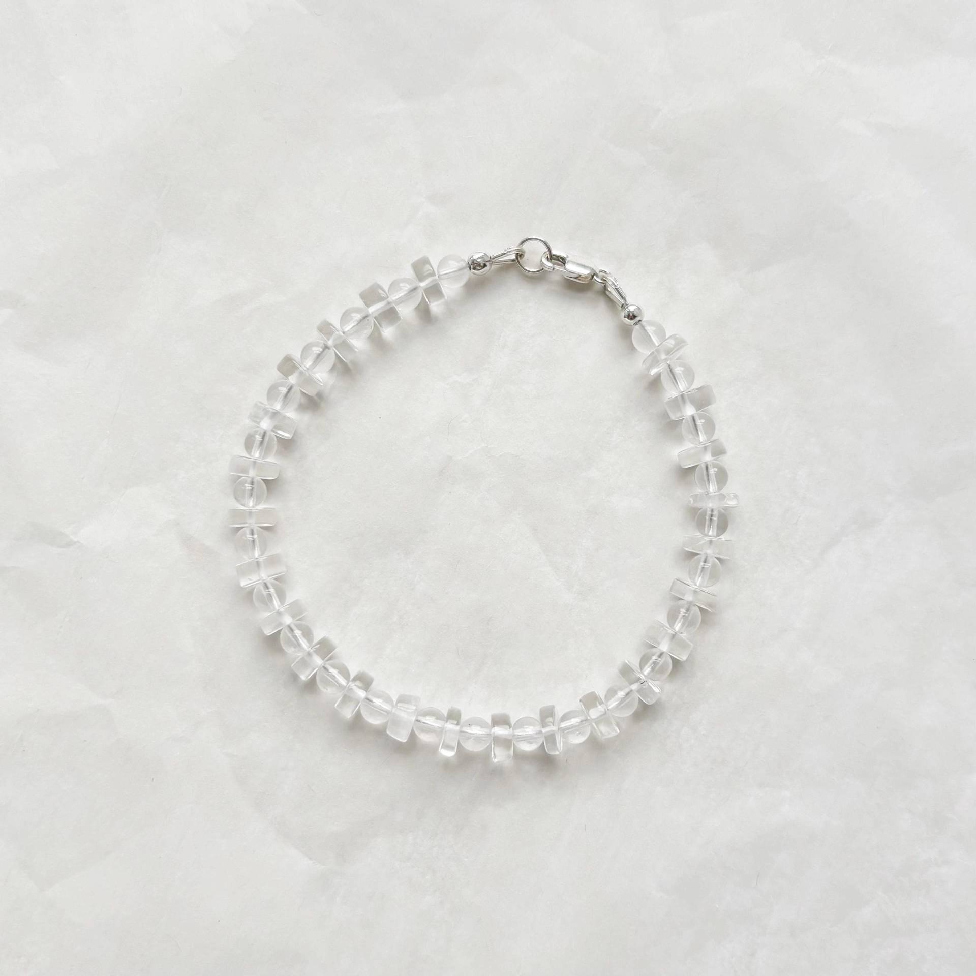 Luna Kristall Quarz Armband Mit Sterling Silber Oder 14K Gold Filled Verschluss von goldeluxe