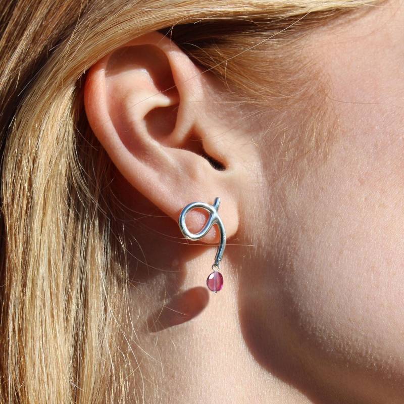 Memory Ohrringe Mit Rhodolith Granat/Handgefertigte Moderne Schleifen Aus Messing, Sterling Silber, 585Er Gold Vermeil Oder 10K von goldeluxe