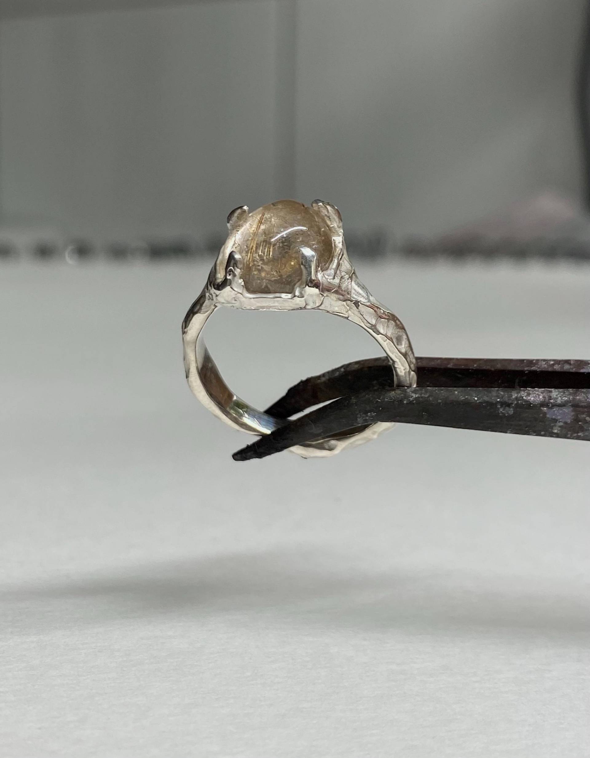 925 Silber Struktur Ring Mit Stein Rutilquarz 925 Silber Struktur Ring Mit Stein Rutilquarz von goldendilemma