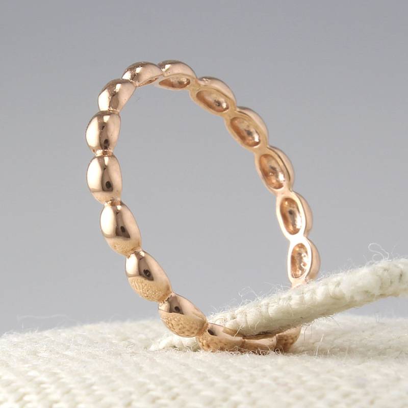 14K Solid Gold Dot Ring, Stapelbarer Dünner Gepunkteter Ring 14K Solid Gold Dot Ring, Stapelbarer Dünner Gepunkteter Ring von goldengesture