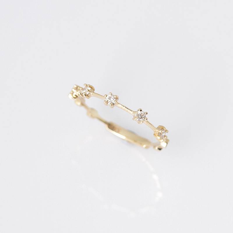 14K Solid Gold Weiß Diamant Stapelring Dünne Ehering von goldengesture