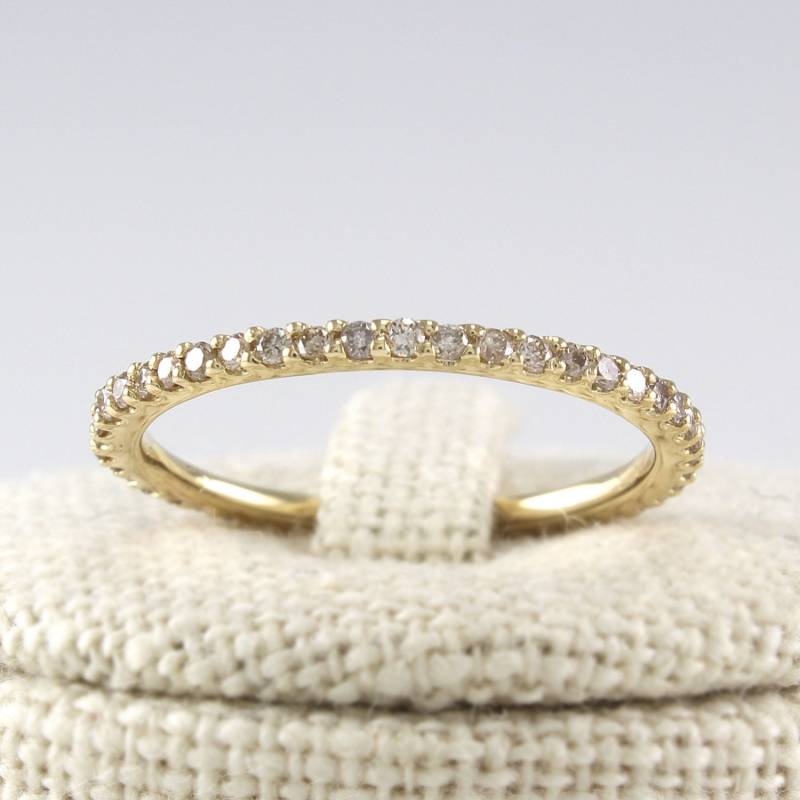 Dünnes Diamant-Eternity-Band Aus 14K Solidem Gold, Champagner-Diamantring, Cognac-Diamant-Ehering von goldengesture