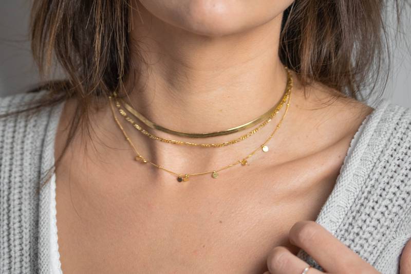 Kugel Halskette Mit Plättchen Anhänger Zierliche Kette Gold Kleine Kugeln Feine Frau Kugel Halskette Mit Plättchen Anhänger Zierliche Kette Gold Kleine Kugeln Feine Frau von goldenstrawberryDE