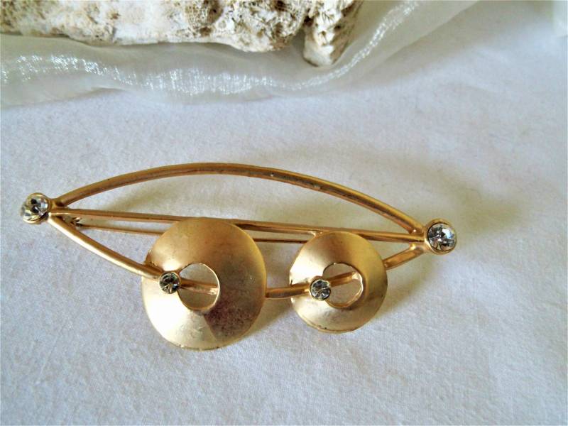 Brosche Goldfarben 2 Kreise Mit Glitzersteinen, Anstecker Kristallen, Anstecknadel, 70Er Jahre, Geschenk Frauen. Art 627192889 Brosche Goldfarben 2 Kreise Mit Glitzersteinen, Anstecker Kristallen, Anstecknadel, 70Er Jahre, Geschenk Frauen. Art 627192889 von goldknoepfchen
