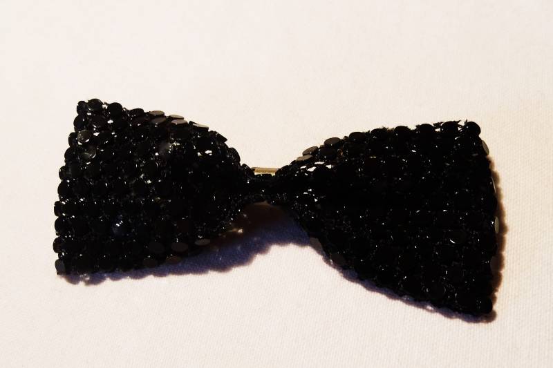 Brosche Paillettenschleife in 4 Farben, Entzückender Festliche Anstecker 60Er Jahre, Geschenk Für Frauen, Art 613352110 von goldknoepfchen