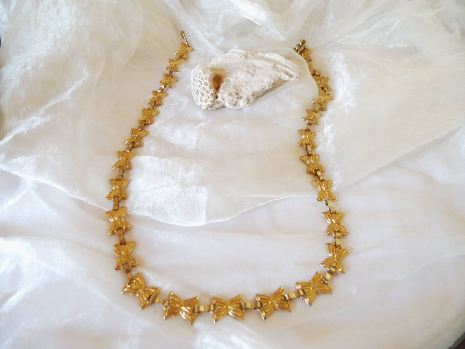 Gürtel Kleine Schmetterlinge, Kettengürtel 80Er Jahre, Eleganter Schmuckgürtel, Goldfarbener Metallgürtel, Geschenk Frauen, Art 658936901 von goldknoepfchen