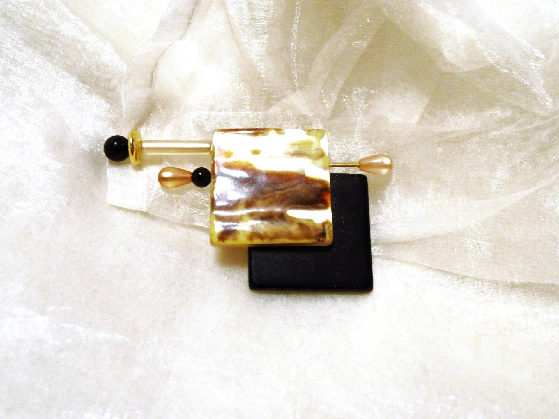Mehrfarbige Kunststoffbrosche Quadrat, Modeschmuck 80Er Jahre, Geschenk Frauen, Eleganter Anstecker, Anstecknadel, Brosche, Art 627192419 Mehrfarbige Kunststoffbrosche Quadrat, Modeschmuck 80Er Jahre, Geschenk Frauen, Eleganter Anstecker, Anstecknadel, Brosche, Art 627192419 von goldknoepfchen