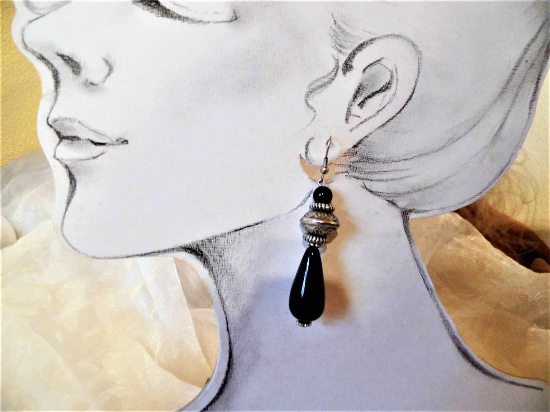 Ohrhänger, Schwarze Tropfen Mit Altsilber-O. Goldfarbenen Verzierungen, Geschenk Frauen, Geburtstag, Ohrringe Für Trachten, Art 627192381 von goldknoepfchen