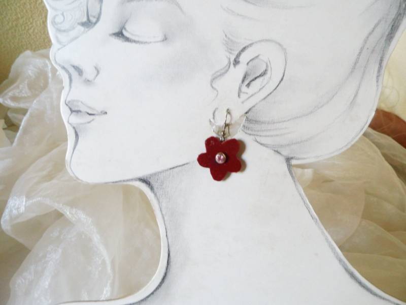 Ohrhänger Aus Leder 70Er Jahre, Schicke Blüten in Rot Mit Kristall, Avantgarde, Boho, Geschenk Frauen, Blütenohrringe Leicht, Art 727911354 von goldknoepfchen