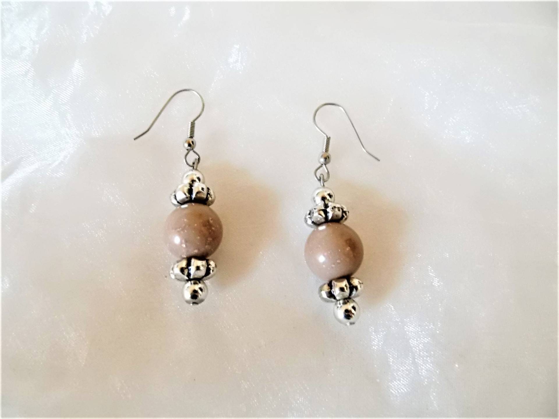 Ohrhänger Silberfarben Mit Brauner Kugel, Zarter Kleiner Ohrschmuck, Geschenk Frauen, Leichte Kleine Ohrringe 80Er Jahre, Art 1115769199 von goldknoepfchen