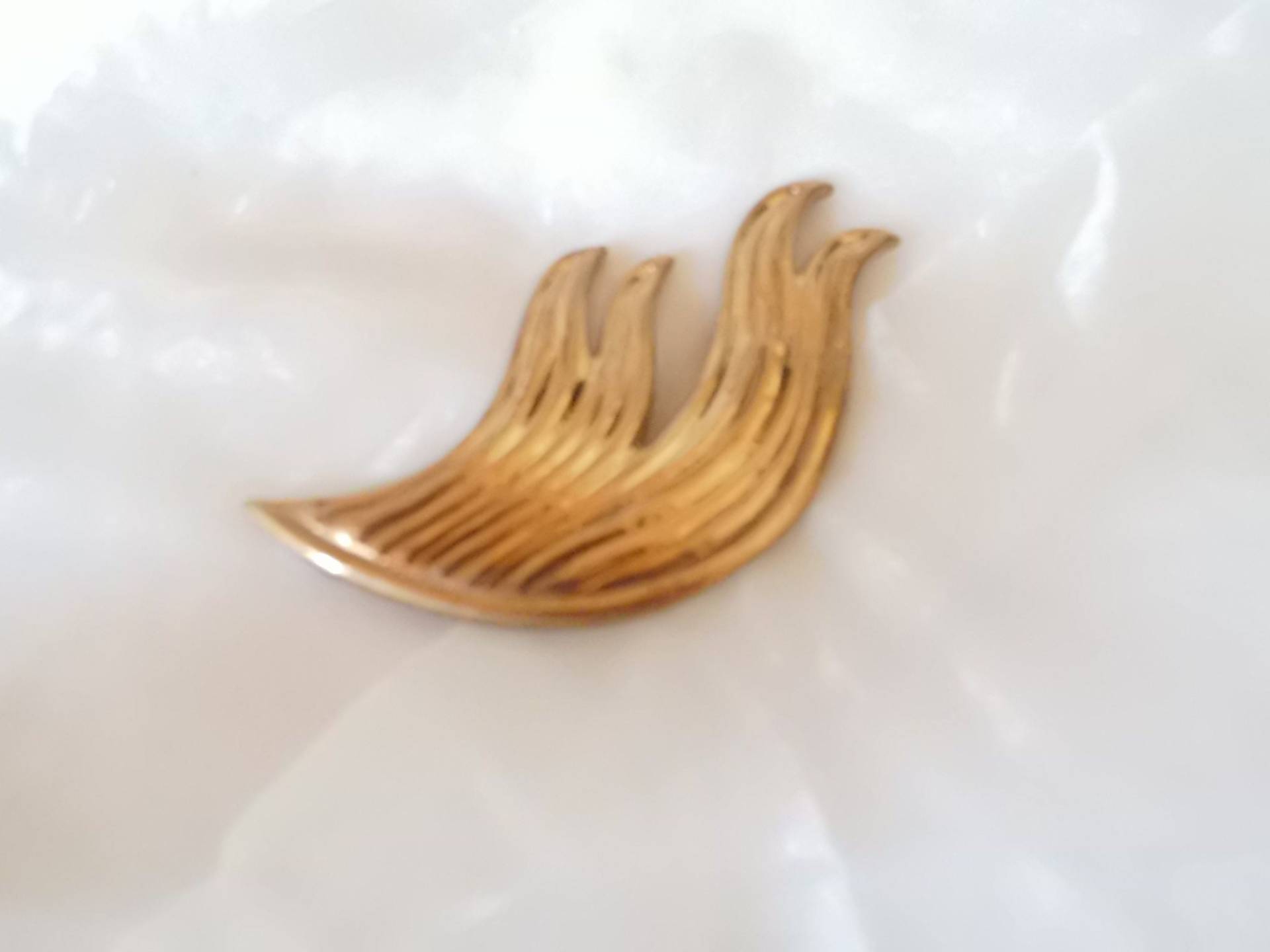 Riesige Goldfarbene Brosche Schlingen Oder Strahlen Retro Shabby Als Geschenk Für Frauen Aus Den 80Er Jahren, Art 627192843 Riesige Goldfarbene Brosche Schlingen Oder Strahlen Retro Shabby Als Geschenk Für Frauen Aus Den 80Er Jahren, Art 627192843 von goldknoepfchen