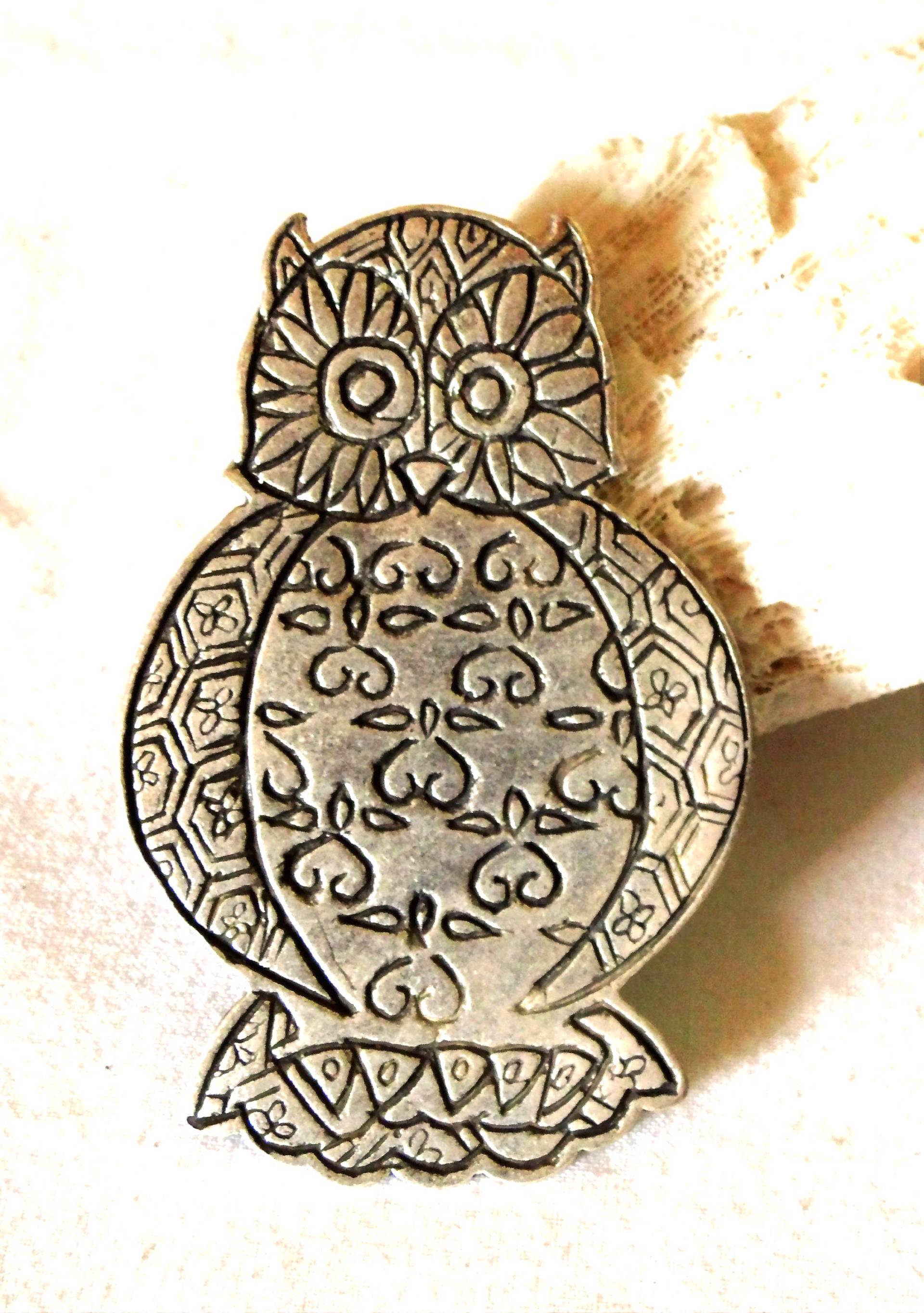 Riesige Tieranstecker 80Er Jahre Matt Silber Für Grobe Stoffe, Keltisch, Eule, Elefant, Kamel Oder Panther, Geschenk Brosche, Art 627192269 von goldknoepfchen