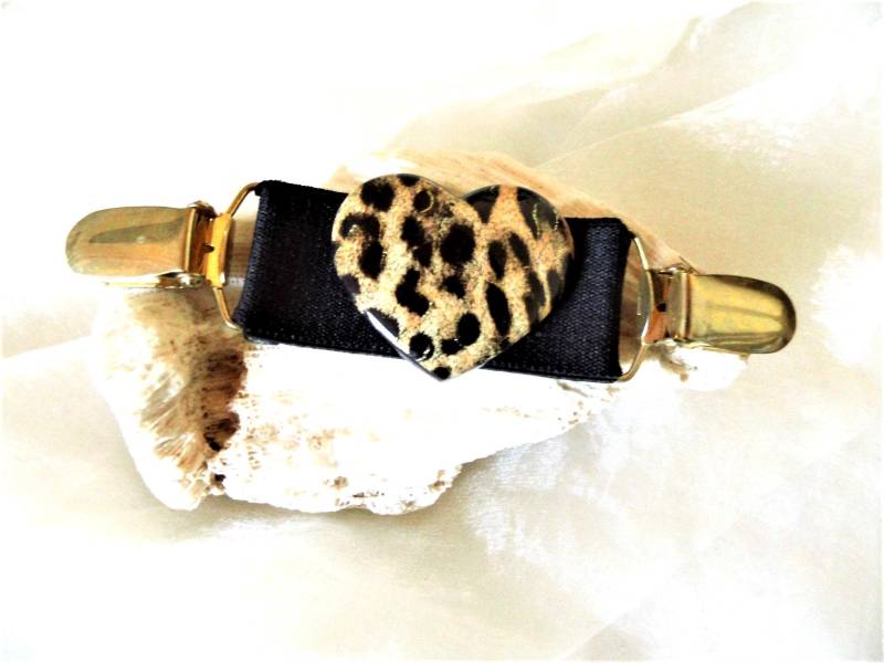 Schwarz Brauner Blusenraffer Getigertes Herz, Rund Oder Oval Aus Kunststoff, Verschluss Für Offene Jacken Als Geschenk Frauen, Art 682981732 von goldknoepfchen