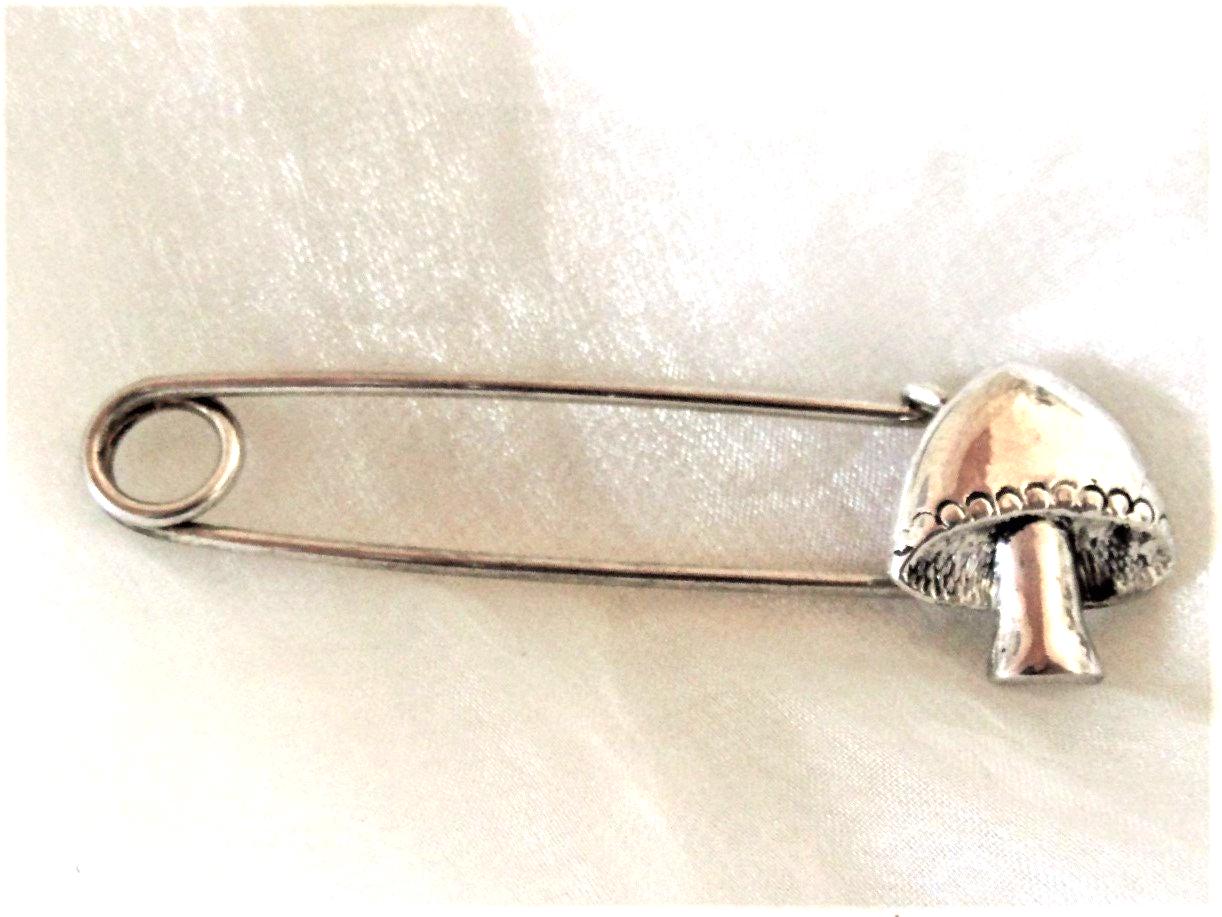 Silberfarbene Schließbrosche Pilz 80Er Jahre, Anstecker. Geschenk Frauen, Brosche Mit Pilz, Anstecknadel Art 613354560 Silberfarbene Schließbrosche Pilz 80Er Jahre, Anstecker. Geschenk Frauen, Brosche Mit Pilz, Anstecknadel Art 613354560 von goldknoepfchen