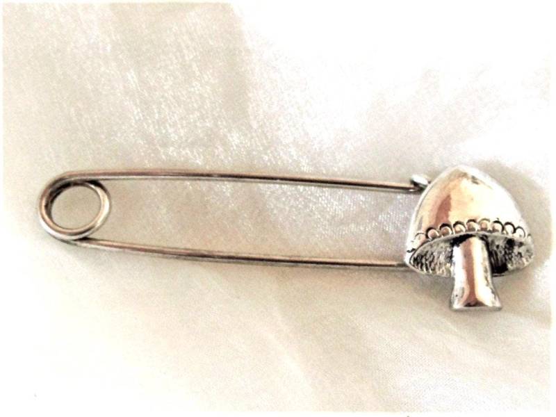 Silberfarbene Schließbrosche Pilz 80Er Jahre, Anstecker. Geschenk Frauen, Brosche Mit Pilz, Anstecknadel Art 613354560 von goldknoepfchen