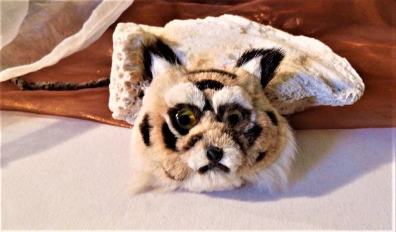 Süße Brosche Aus Kunstpelz Tiger Zeig Die Krallen 70Er Jahre , Anstecknadel Tiger, Tieranstecker, Geschenk Für Tierfreunde, Art 613354200 von goldknoepfchen