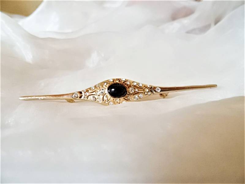 stabbrosche Mit Schwarzem Cabachon, Geschenk Frauen, Brosche 70Er Jahre, Edler Kragenschmuck, Anstecker, Ansteck-/ Hutnadel , Art 776711095 von goldknoepfchen