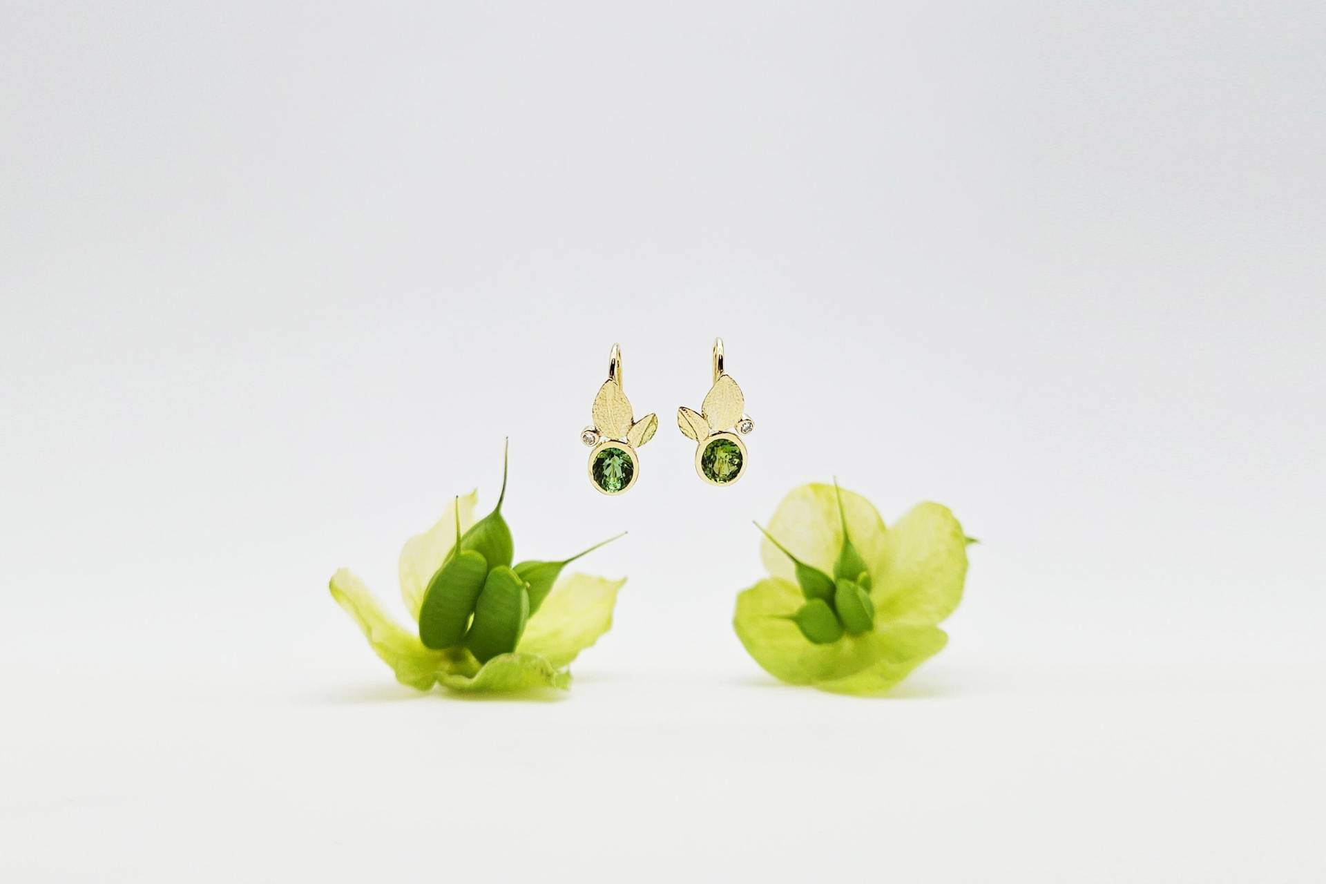 Goldohrhänger Mit Turmalinen & Brillanten Goldohrhänger Mit Turmalinen & Brillanten von goldmondStuttgart