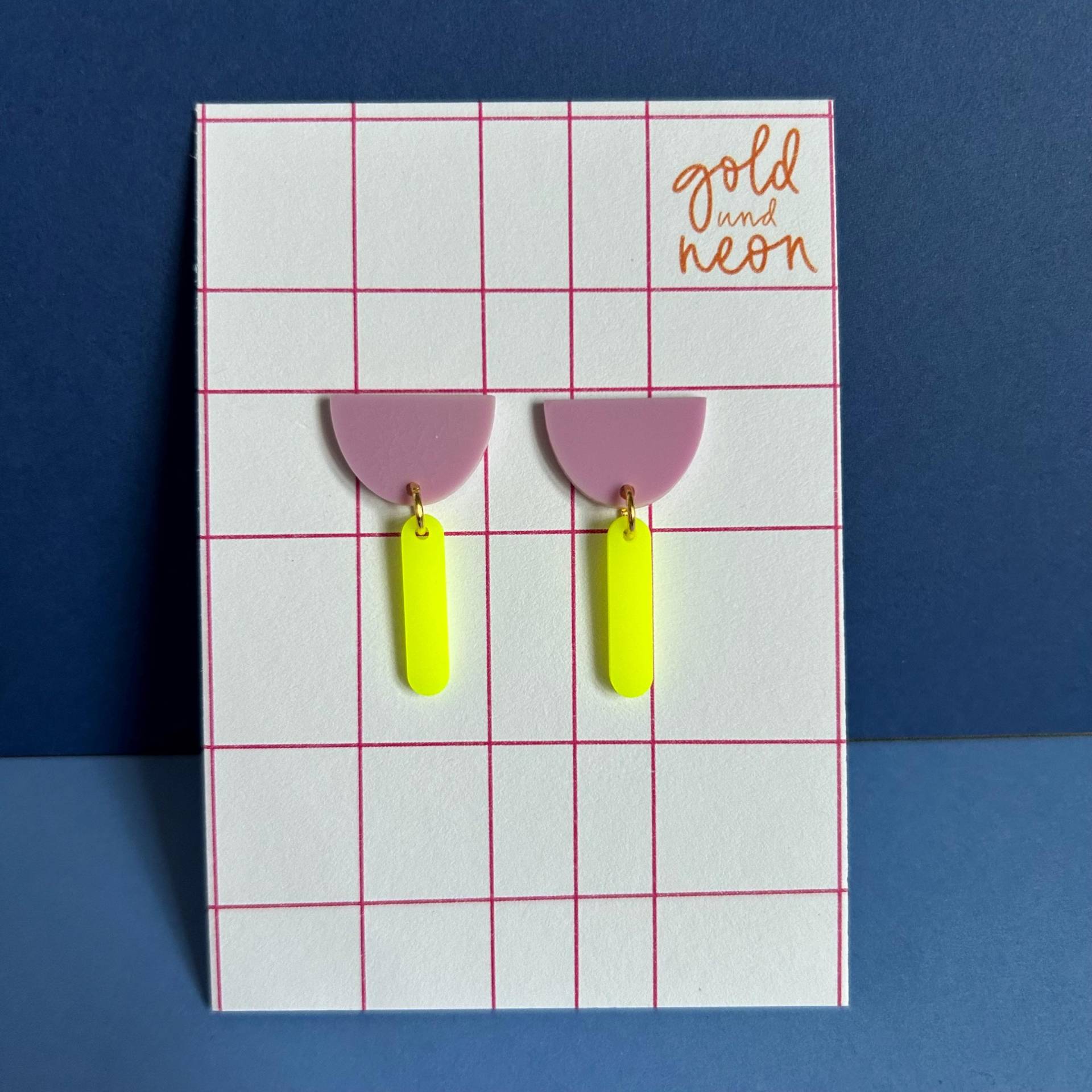 Leichte Ohrringe Aus Acryl/Flieder, Neongelb Ohrstecker 80Er Leichte Ohrringe Aus Acryl/Flieder, Neongelb Ohrstecker 80Er von goldundneon